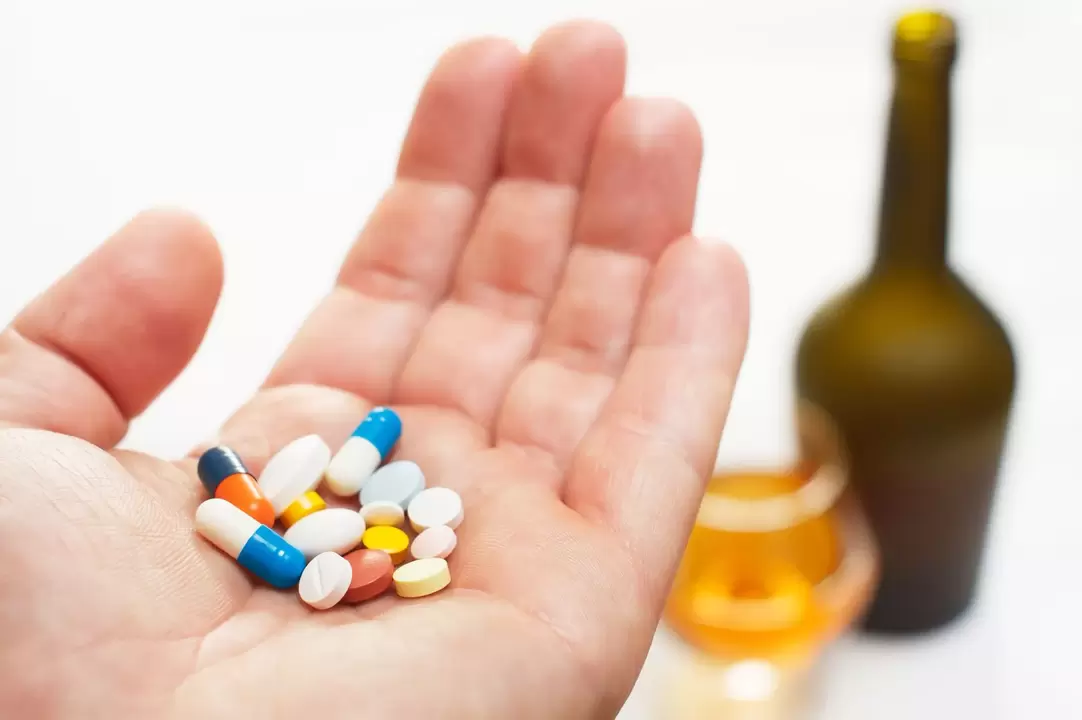 È possibile una combinazione di antibiotici e alcol