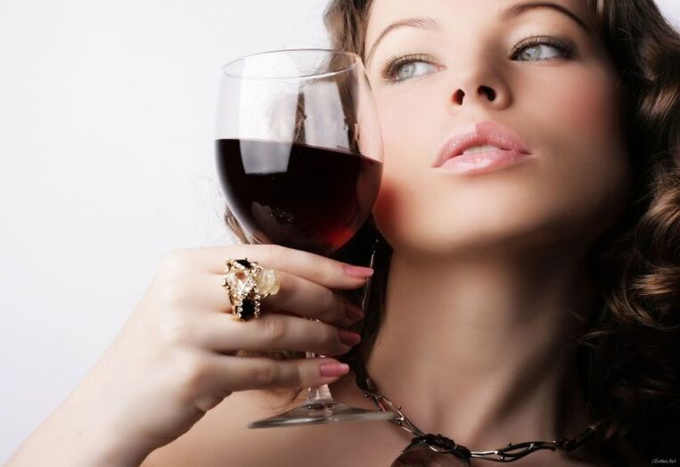 Anche una donna ricca è incline all'alcolismo