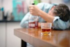 come smettere di bere alcolici da soli